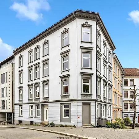 500M To Bryggen - 5M To Bus I 2 Floors & Bathrooms Bergen Exterior photo
